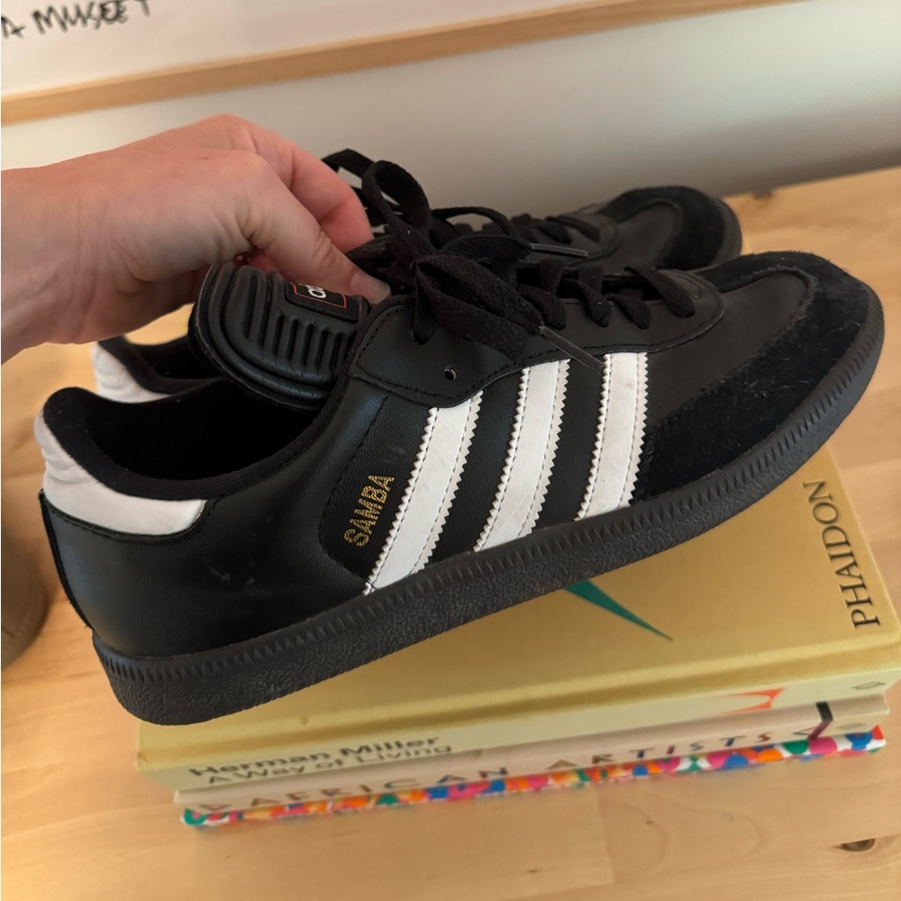 Adidas Samba Soccer Shoes Classic Indoor size 8 / women’s 9 - euro 40.5